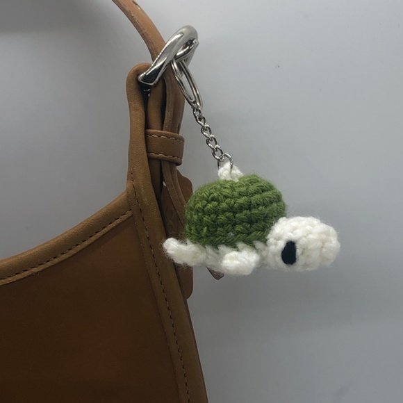 Hand Crochet  Mini Sea Turtle  Amigurumi Keychain - Picture 12 of 13